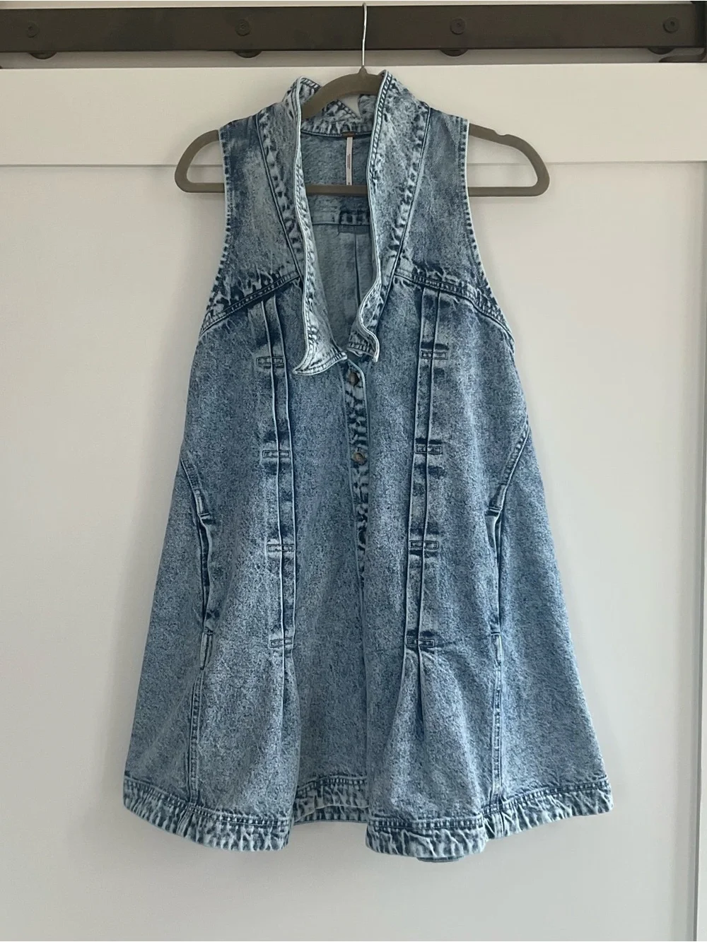 Free People Katie Denim Acid Wash Halter Mini Dress in Light Blue Size Medium